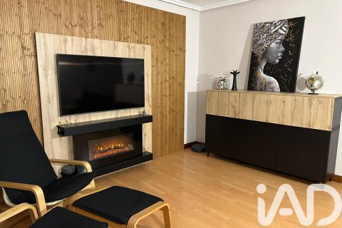 Appartamento a Villaquilambre, Leon, Spagna 4 camere da letto, 100 mq. N° 185201