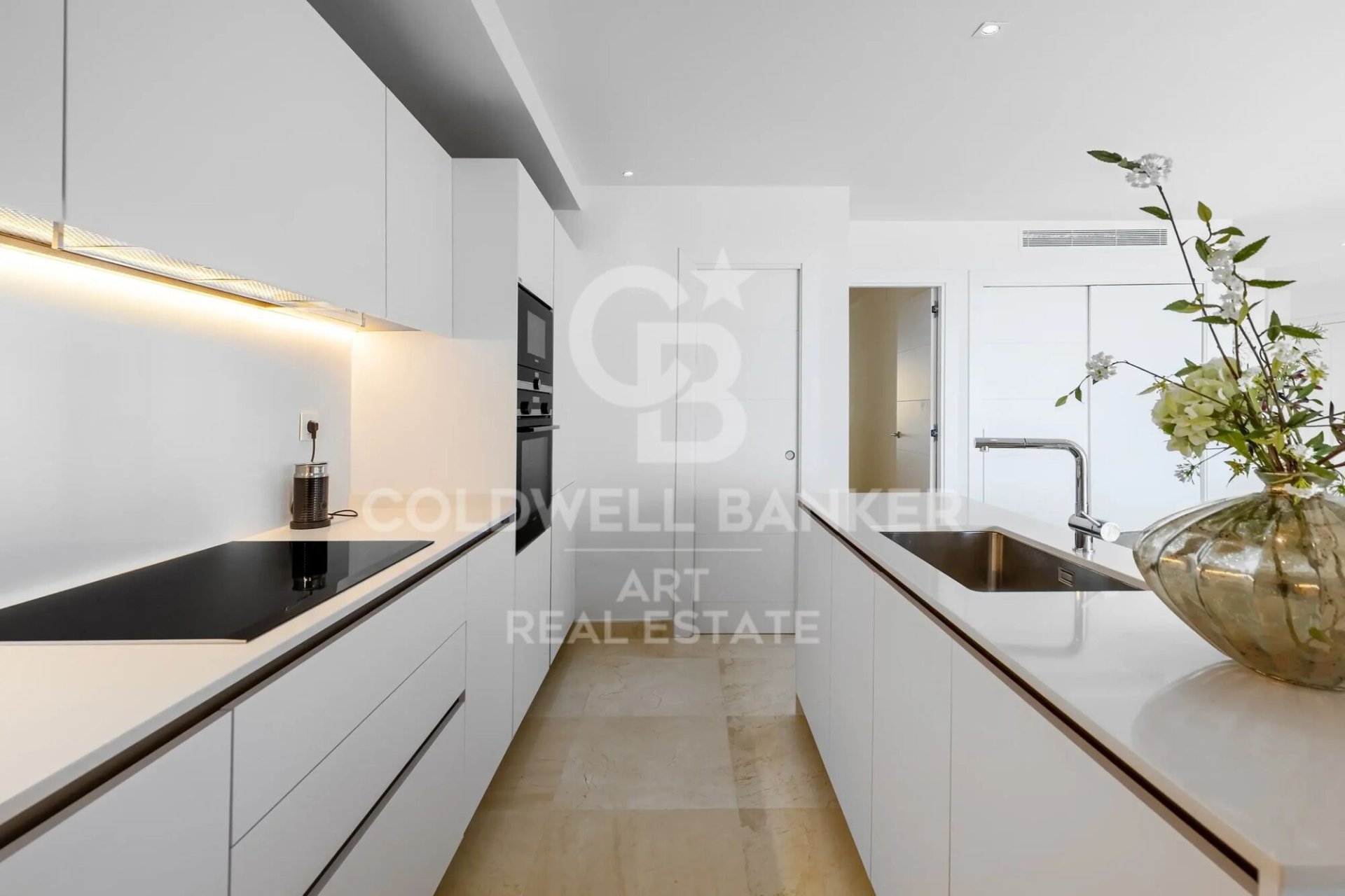 Apartment in Marbella, Malaga, Spain 2 bedrooms,  No. 157350