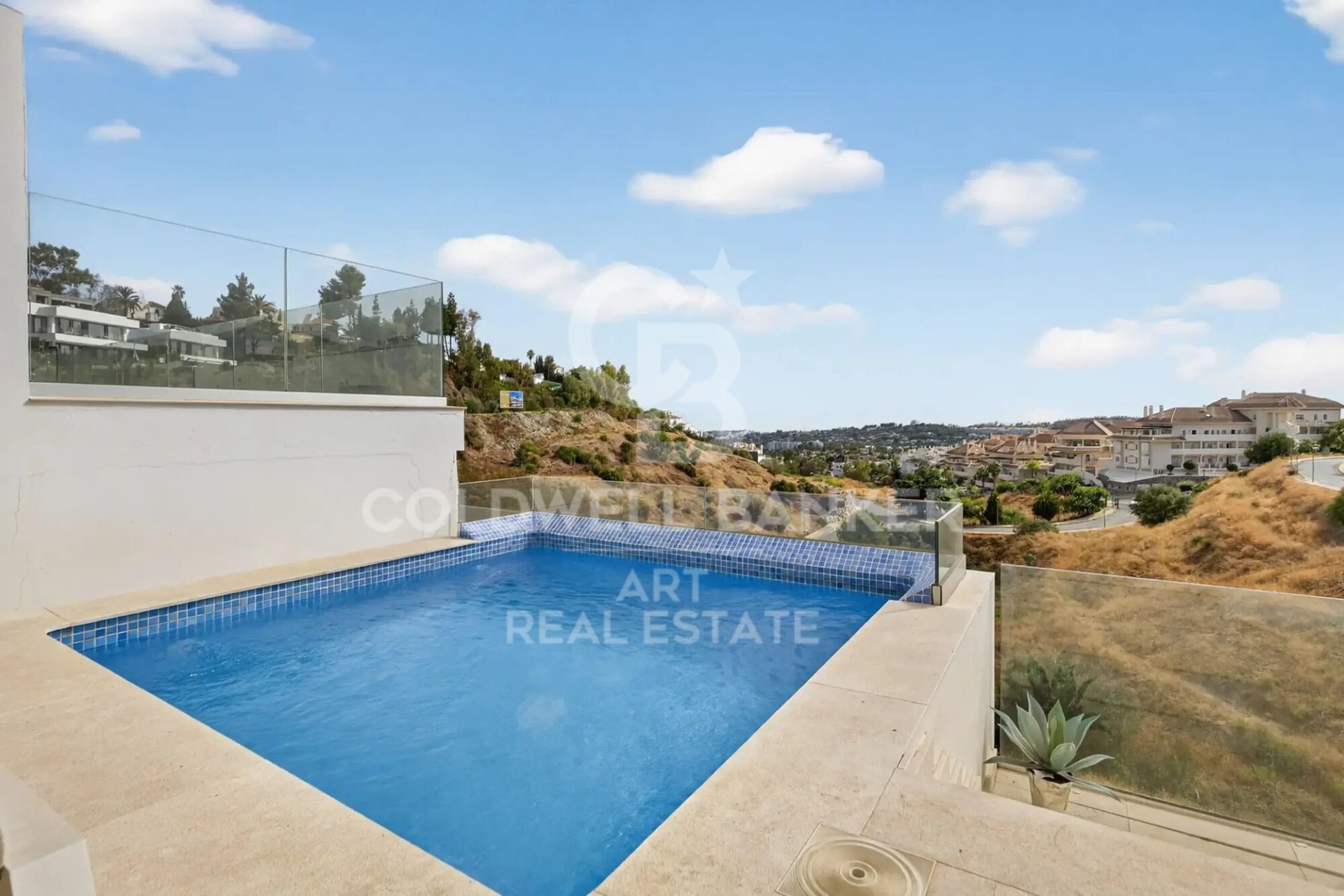 Apartment in Marbella, Malaga, Spain 2 bedrooms,  No. 157350