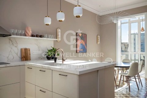 Apartamento en venta en Barcelona, España 4 dormitorios, 197 m2 No. 157348 - foto 5