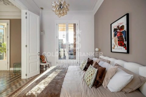 Apartament w Barcelona, Hiszpania 4 sypialnie, 197 mkw. nr 157348 – zdjęcie 19