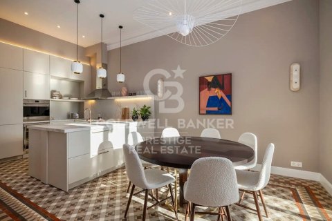 Apartament w Barcelona, Hiszpania 4 sypialnie, 197 mkw. nr 157348 – zdjęcie 7