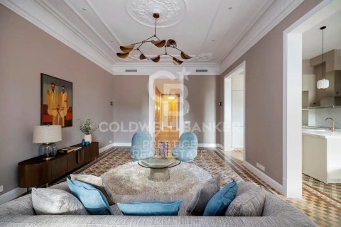 Apartament w Barcelona, Hiszpania 4 sypialnie, 197 mkw. nr 157348 – zdjęcie 10