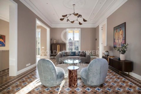 Apartamento en Barcelona, España 4 dormitorios, 197 m2 No. 157348