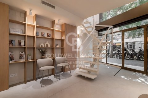 Liikekiinteistö Barcelona, Espanja 292 m2 No. 157346