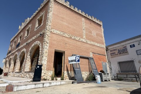 Commercial property à Olmedo, Valladolid, Espagne 357 m2 No. 188179