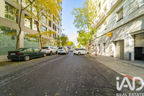 Commercial property à vendre à Madrid, Espagne, 188 m2 No. 188181 - photo 10