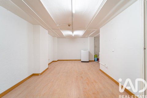 Commercial property à vendre à Madrid, Espagne, 188 m2 No. 188181 - photo 18