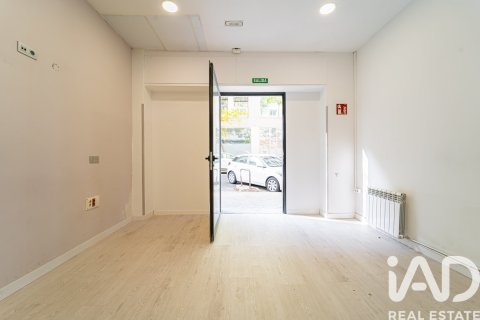 Commercial property à vendre à Madrid, Espagne, 188 m2 No. 188181 - photo 3
