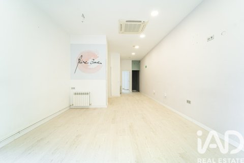 Commercial property à vendre à Madrid, Espagne, 188 m2 No. 188181 - photo 2