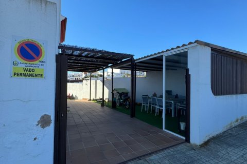 Townhouse for sale in Ayamonte, Huelva, Spain 210 sq.m. No. 188178 - photo 3