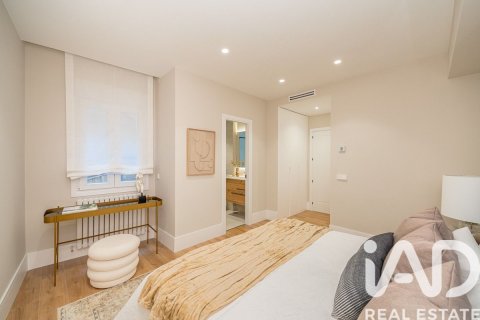Huoneisto myytävänä Madrid, Espanja, 3 makuuhuonetta, 173 m2 No. 188184 - kuva 5