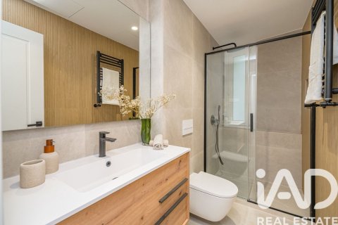 Huoneisto myytävänä Madrid, Espanja, 3 makuuhuonetta, 173 m2 No. 188184 - kuva 3