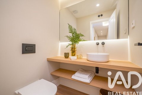 Huoneisto myytävänä Madrid, Espanja, 3 makuuhuonetta, 173 m2 No. 188184 - kuva 8