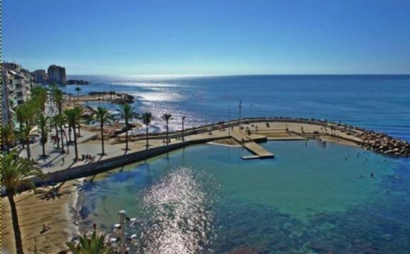 Apartment in Torrevieja, Alicante, Spain 2 bedrooms, 87 sq.m. No. 111214