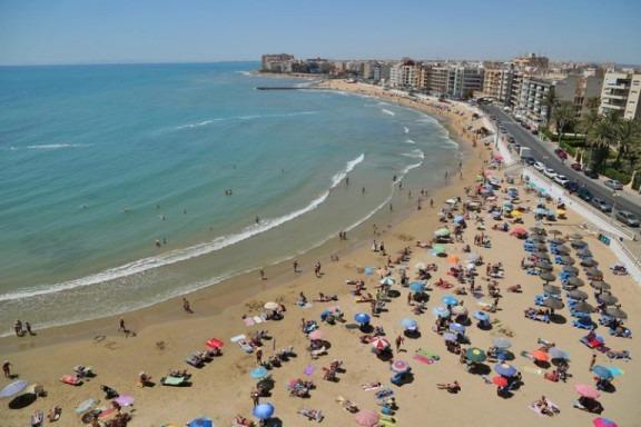 Apartment in Torrevieja, Alicante, Spain 2 bedrooms, 87 sq.m. No. 111214