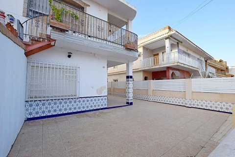 Villa for sale Torre de la Horadada, Alicante, Spain 5 bedrooms, 125 sq.m. No. 111203 - photo 5