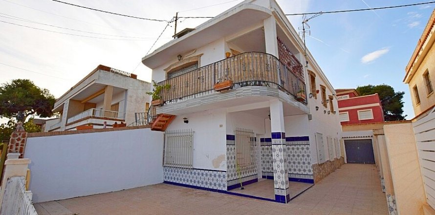 Villa Torre de la Horadada, Alicante, Spain 5 bedrooms, 125 sq.m. No. 111203