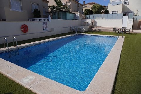 Villa till salu Villamartin, Alicante, Spanien 3 sovrum, 81 kvm. Nr. 111205 - foto 2