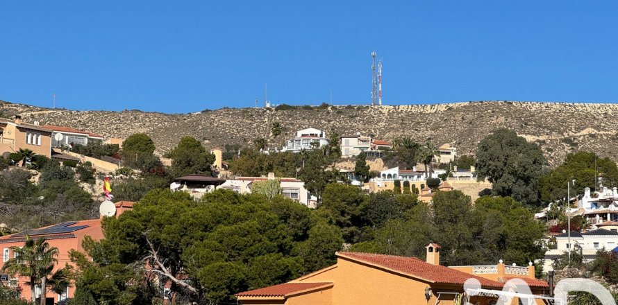 Hus i El Campello, Alicante, Spanien 4 sovrum, 228 kvm. Nr. 153338