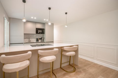 Wohnung in Madrid, Spanien 2 Schlafzimmer, 120 m2 Nr. 165458