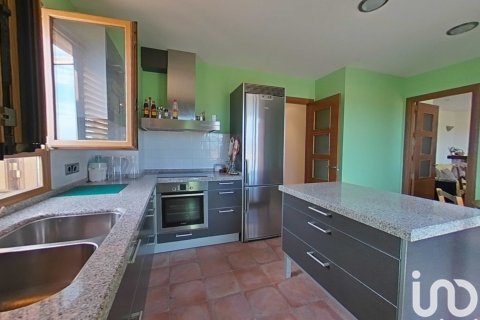 Продажа дома в Артеса-де-Сегре, Лерида, Испания 5 спален, 772м2 №153948 - фото 16