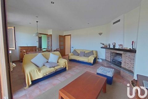 Продажа дома в Артеса-де-Сегре, Лерида, Испания 5 спален, 772м2 №153948 - фото 20