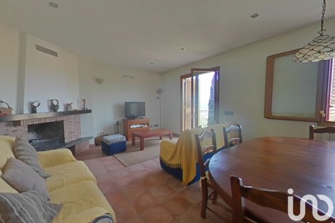 Продажа дома в Артеса-де-Сегре, Лерида, Испания 5 спален, 772м2 №153948 - фото 19