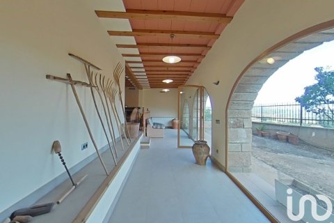 Продажа дома в Артеса-де-Сегре, Лерида, Испания 5 спален, 772м2 №153948 - фото 13