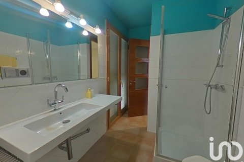 Продажа дома в Артеса-де-Сегре, Лерида, Испания 5 спален, 772м2 №153948 - фото 23