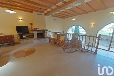 Продажа дома в Артеса-де-Сегре, Лерида, Испания 5 спален, 772м2 №153948 - фото 11