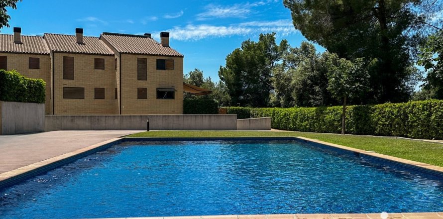 Dom w L'Ametlla Del Valles, Barcelona, Hiszpania 3 sypialnie, 245 mkw. nr 153949