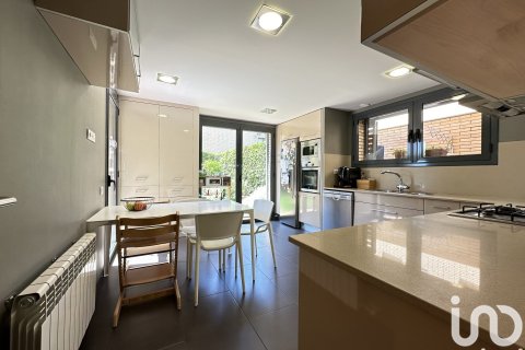 Dom w L'Ametlla Del Valles, Barcelona, Hiszpania 3 sypialnie, 245 mkw. nr 153949 – zdjęcie 23