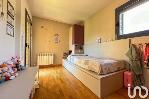 Dom w L'Ametlla Del Valles, Barcelona, Hiszpania 3 sypialnie, 245 mkw. nr 153949 – zdjęcie 18