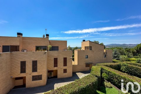 Dom w L'Ametlla Del Valles, Barcelona, Hiszpania 3 sypialnie, 245 mkw. nr 153949 – zdjęcie 6