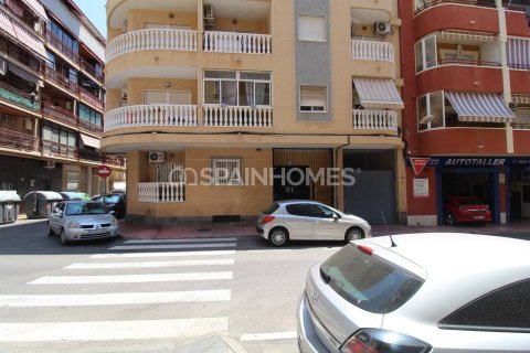 Apartment in Torrevieja, Alicante, Spain 3 bedrooms, 86 sq.m. No. 181923