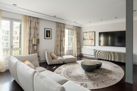 Wohnung zur Miete in Barcelona, Spanien 3 Schlafzimmer, 210 m2 Nr. 151038 - Foto 2