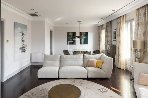 Wohnung in Barcelona, Spanien 3 Schlafzimmer, 210 m2 Nr. 151038