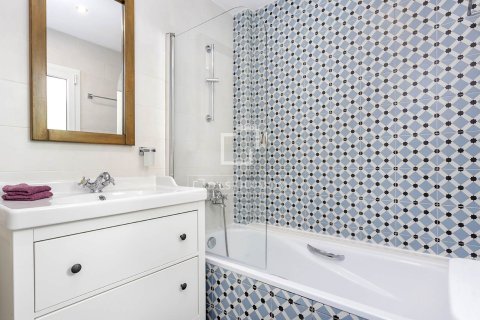 Dzīvoklis īrēšanai Barcelona, Spānijā 1 istaba, 48 m2 Nr. 151037 - attēls 18