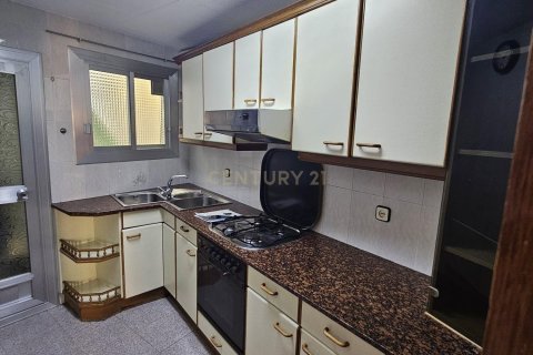 Wohnung zum Verkauf in Barcelona, Spanien 3 Schlafzimmer, 62 m2 Nr. 181314 - Foto 6