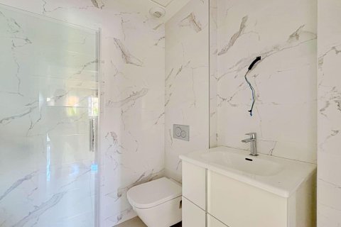 Huoneisto myytävänä Los Dolses, Alicante, Espanja, 2 makuuhuonetta, 93 m2 No. 133112 - kuva 26