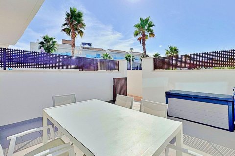 Bungalow in vendita Torrevieja, Alicante, Spagna 3 camere da letto, 113 mq. N° 133113 - foto 17
