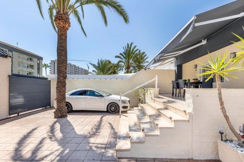 Villa for sale Torrevieja, Alicante, Spain 4 bedrooms, 212 sq.m. No. 133111 - photo 20