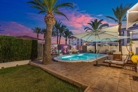 Villa for sale Torrevieja, Alicante, Spain 4 bedrooms, 212 sq.m. No. 133111 - photo 23