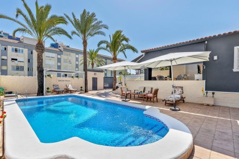 Villa for sale Torrevieja, Alicante, Spain 4 bedrooms, 212 sq.m. No. 133111 - photo 3