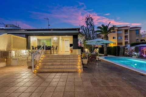 Villa for sale Torrevieja, Alicante, Spain 4 bedrooms, 212 sq.m. No. 133111 - photo 30