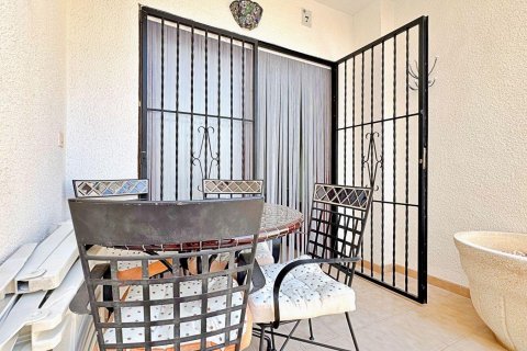 Bungalow for sale Torrevieja, Alicante, Spain 3 bedrooms, 80 sq.m. No. 133115 - photo 2
