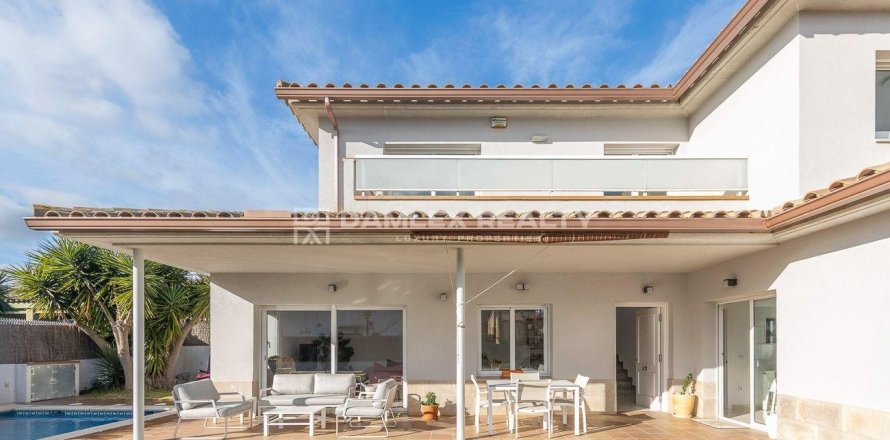 Villa à Calonge, Girona, Espagne 4 chambres, 229 m2 No. 193230