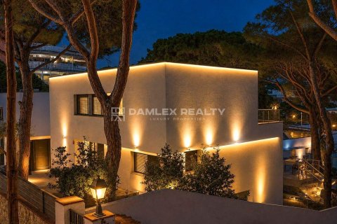 Villa in Platja D'aro, Girona, Spanien 5 Schlafzimmer, 214 m2 Nr. 193229
