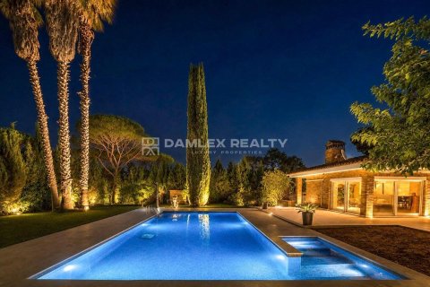 Villa pārdošanā Santa Cristina d'Aro, Girona, Spānijā 5 istabas, 453 m2 Nr. 193228 - attēls 2